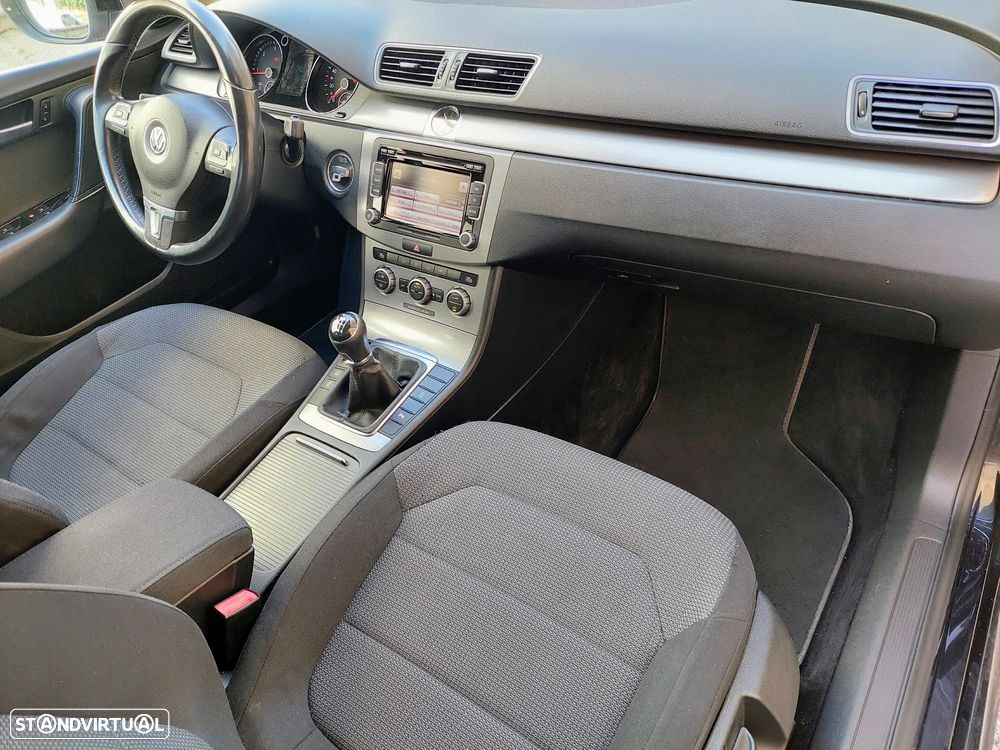 VW Passat Variant 2.0 TDi Confortline - 36