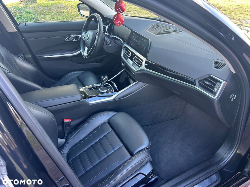 BMW Seria 3 320d MHEV Luxury Line - 13