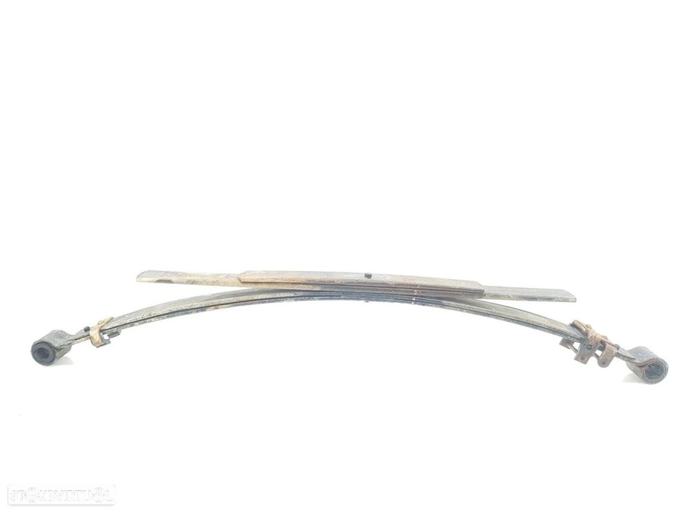 SUSPENSÃO TRASEIRA NISSAN PICKUP D22 - 1