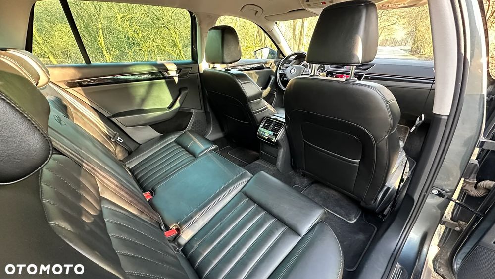 Skoda Superb 2.0 TDI SCR 4x4 L&K DSG - 23
