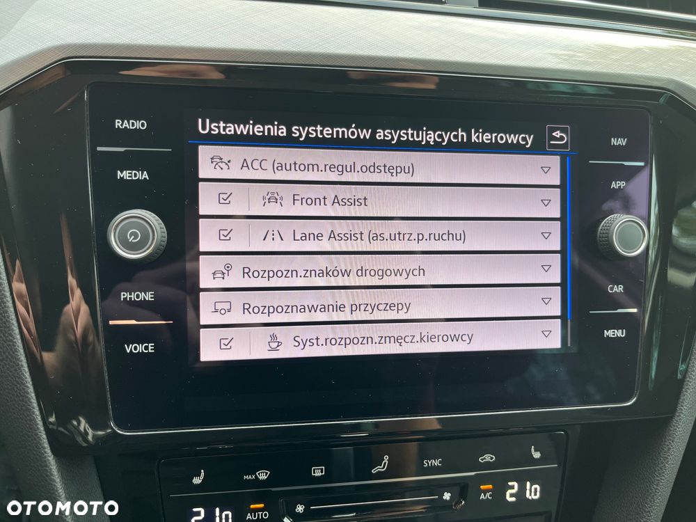 Volkswagen Passat 2.0 TDI SCR Style DSG - 27