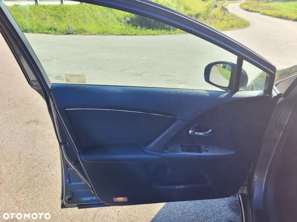 Toyota Avensis - 20