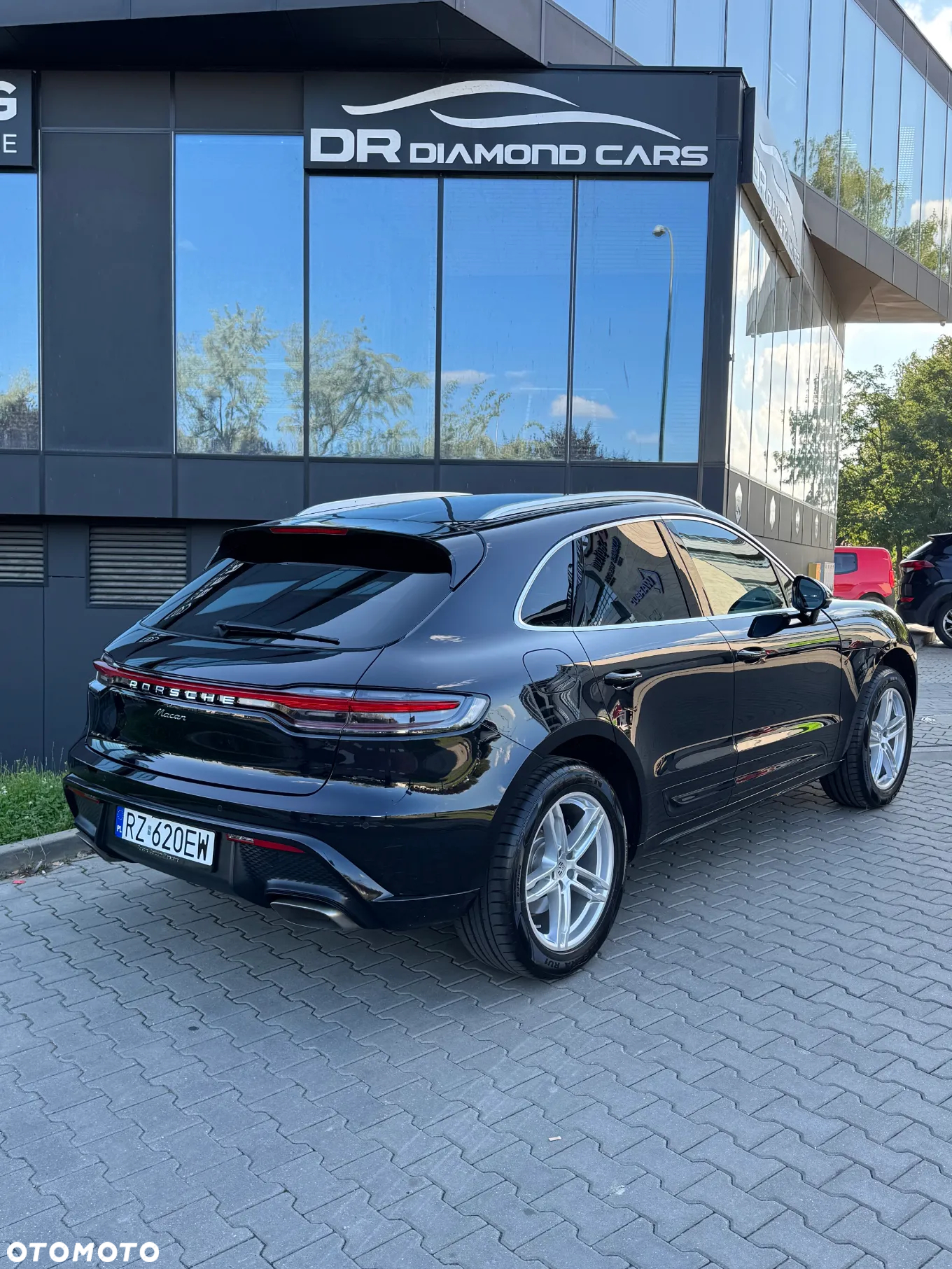 Porsche Macan T - 2