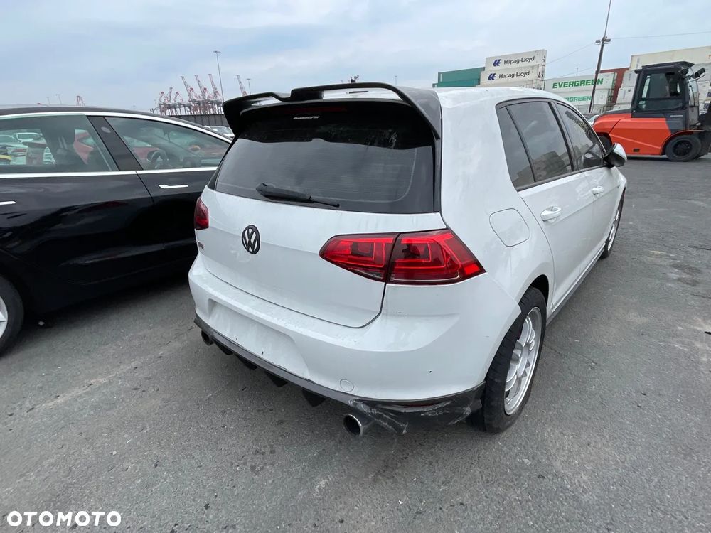 Volkswagen Golf - 17