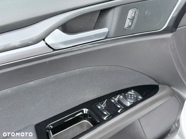 Ford Mondeo SW 2.0 EcoBlue Titanium - 19