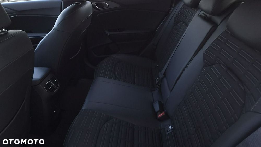 Kia XCeed - 14