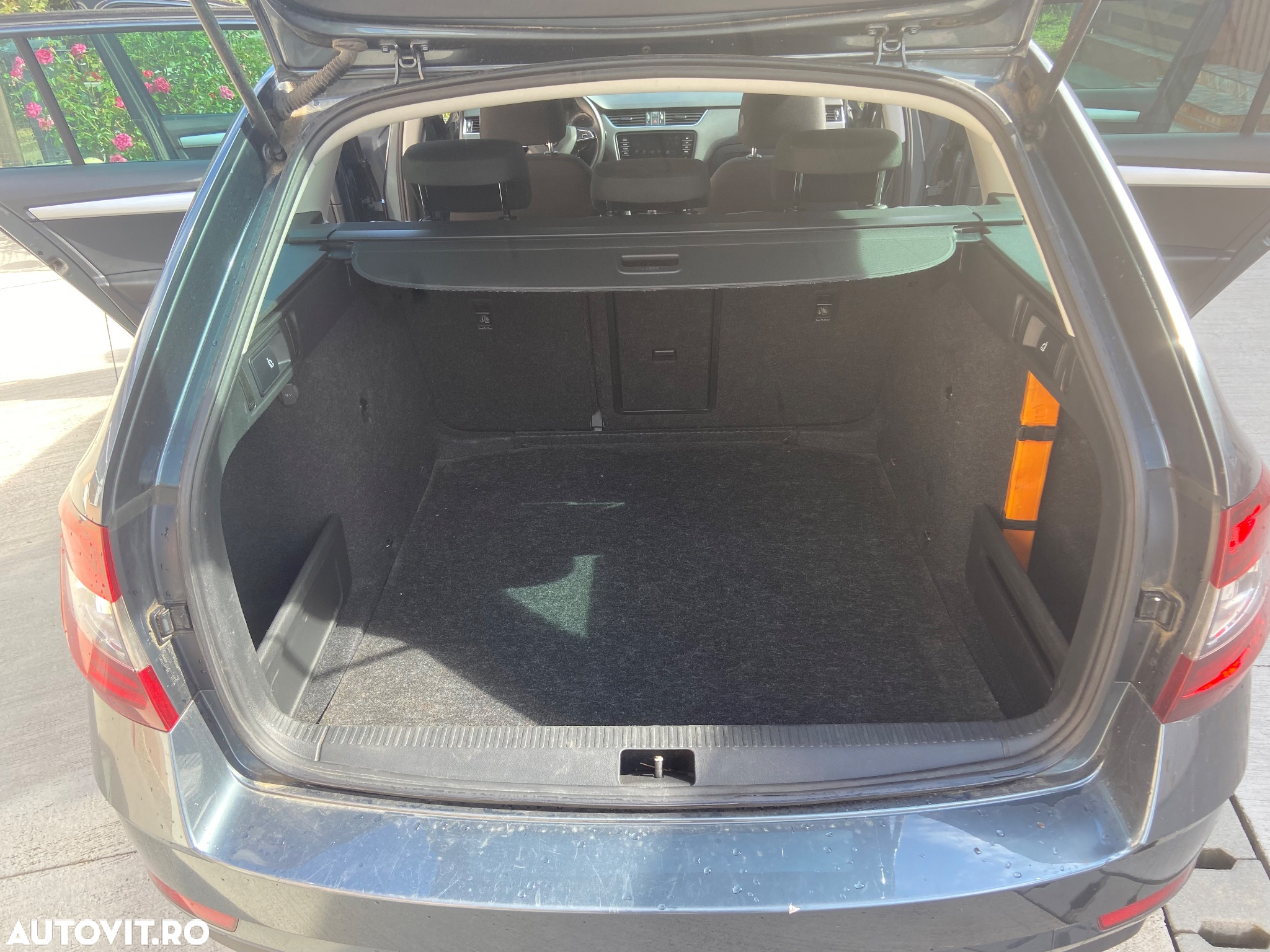 Skoda Octavia Combi Diesel 1.6 TDI Ambition - 11
