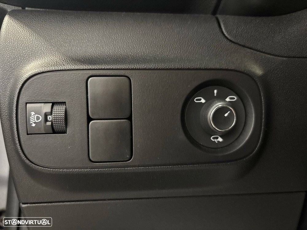 Citroën C3 1.2 PureTech Plus - 21