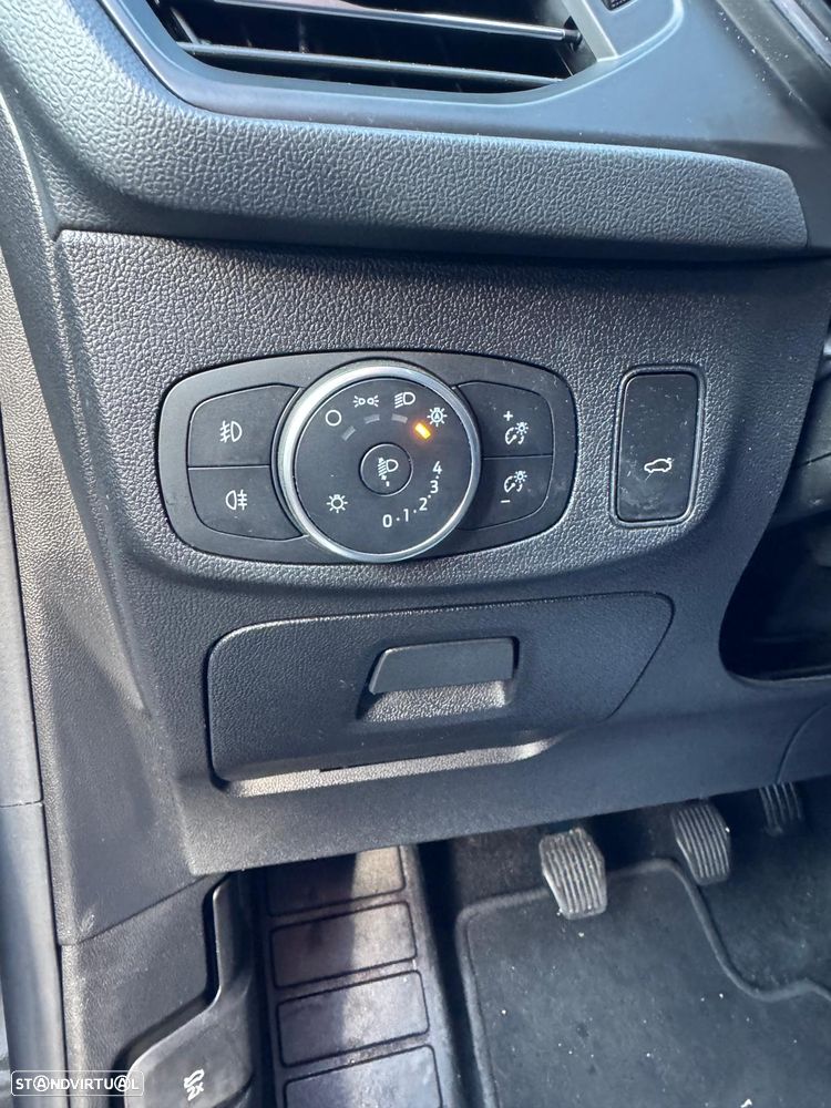 Ford Focus SW 1.0 EcoBoost S&S TITANIUM - 2