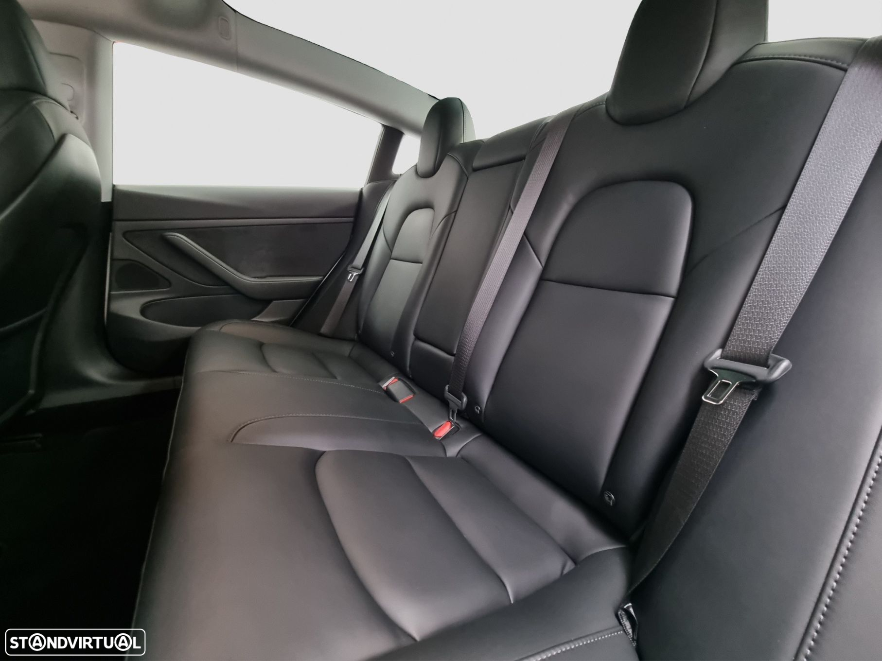 Tesla Model 3 - 10