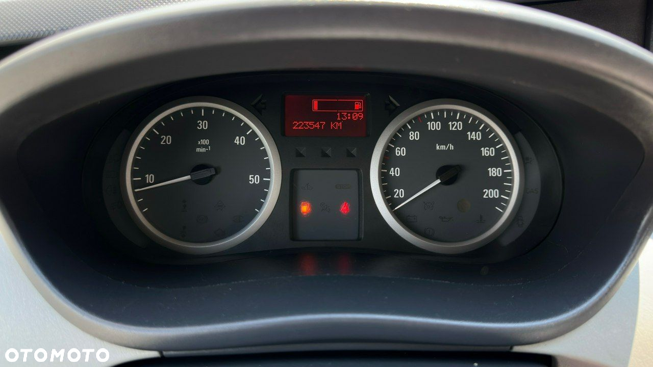 Opel Vivaro - 18