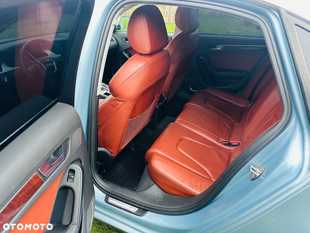 Audi A4 Limousine - 8