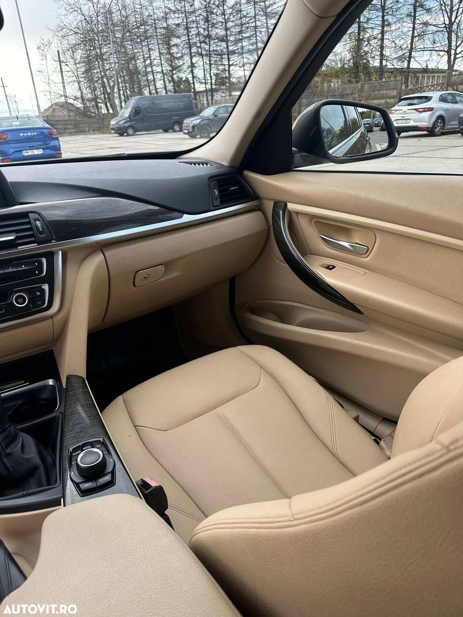 BMW Seria 3 318d xDrive - 10