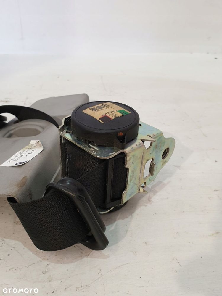 PAS BEZPIECZEŃSTWA NAPINACZ PRAWY PRZÓD OPEL CORSA D 3D 1.4b 08r - 3