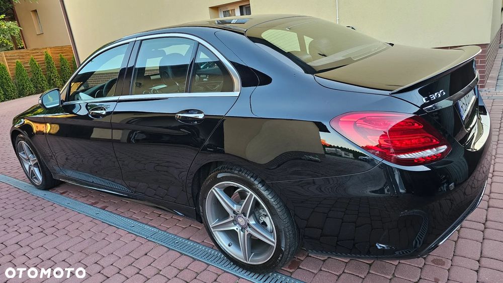 Mercedes-Benz Klasa C 300 7G-TRONIC - 23