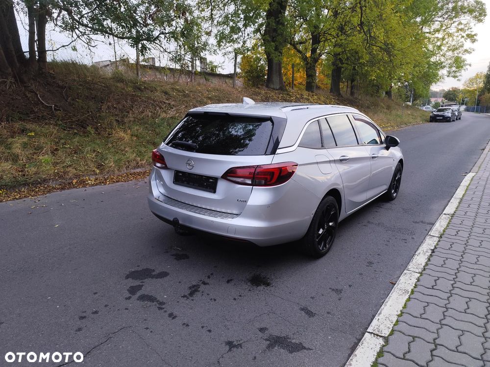 Opel Astra 1.6 CDTI Sport - 12