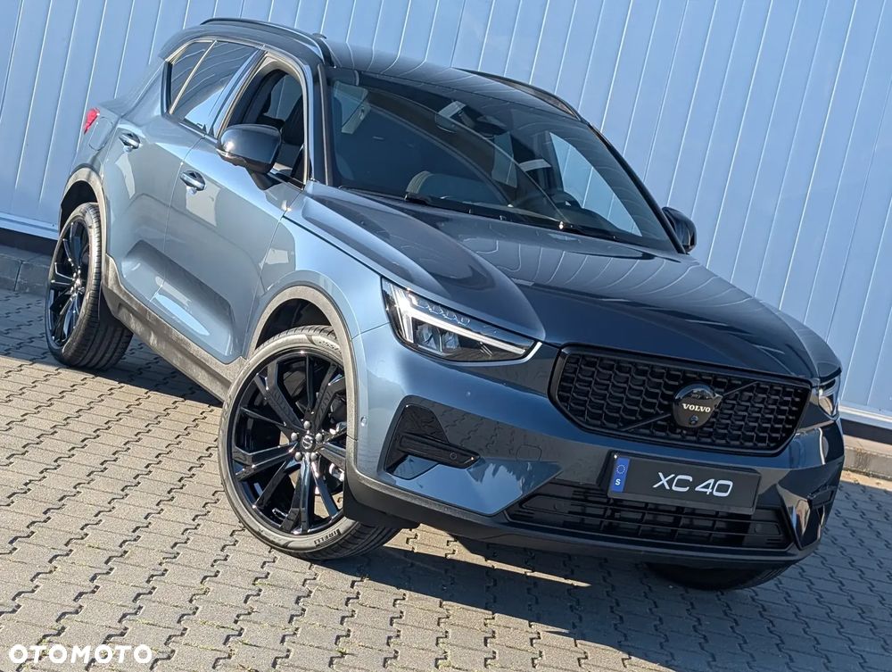 Volvo XC 40 B4 AWD Ultimate Dark - 11