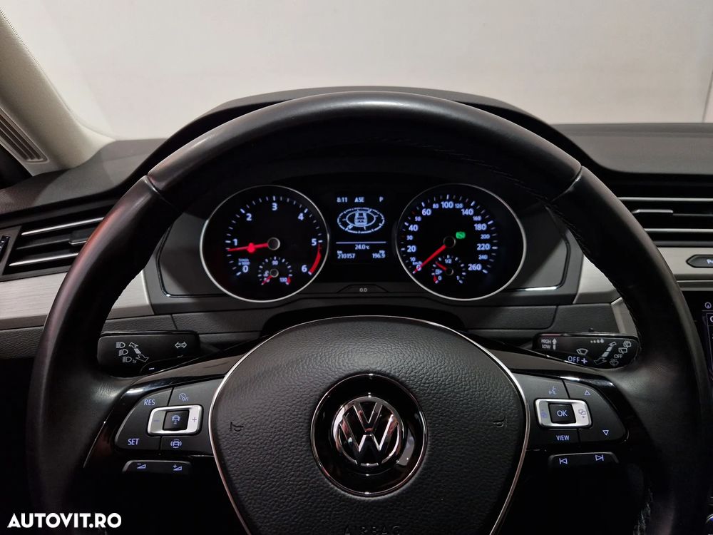 Volkswagen Passat Variant 2.0 TDI SCR DSG Comfortline - 9