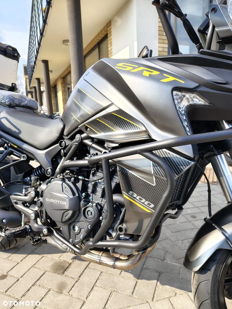 QJMOTOR SRT900S - 33
