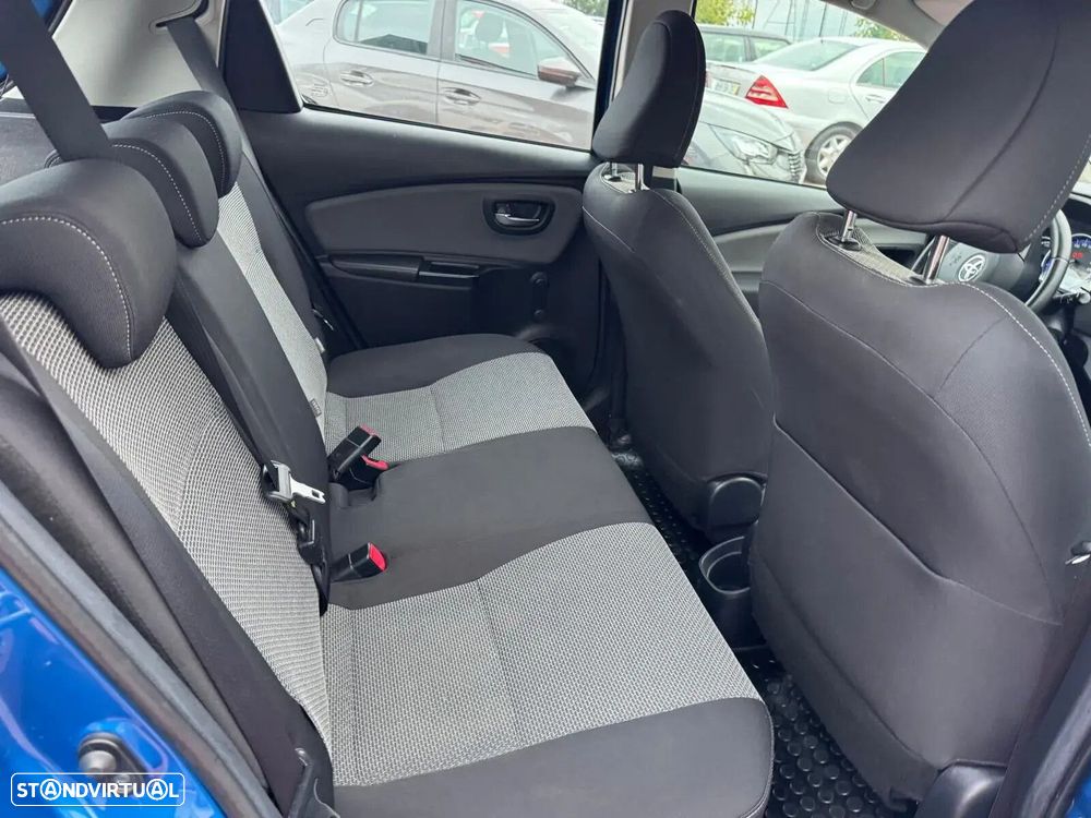 Toyota Yaris - 10