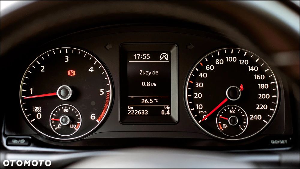 Volkswagen Touran - 23