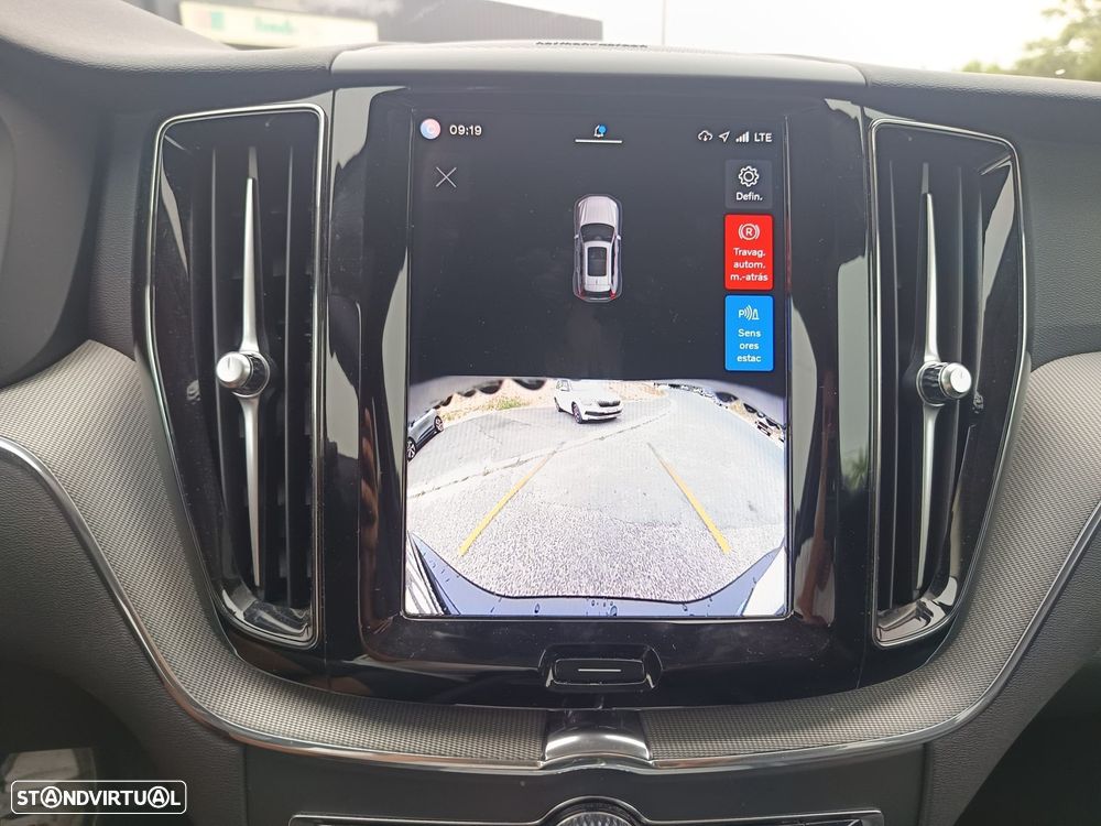 Volvo XC 60 2.0 T6 PHEV Plus Dark AWD - 17