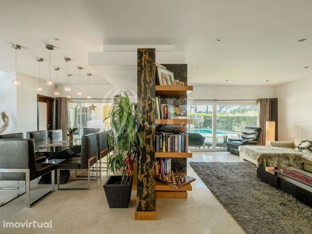 Moradia T4+1 com piscina, na Herdade da Aroeira, Almada - Grande imagem: 3/36