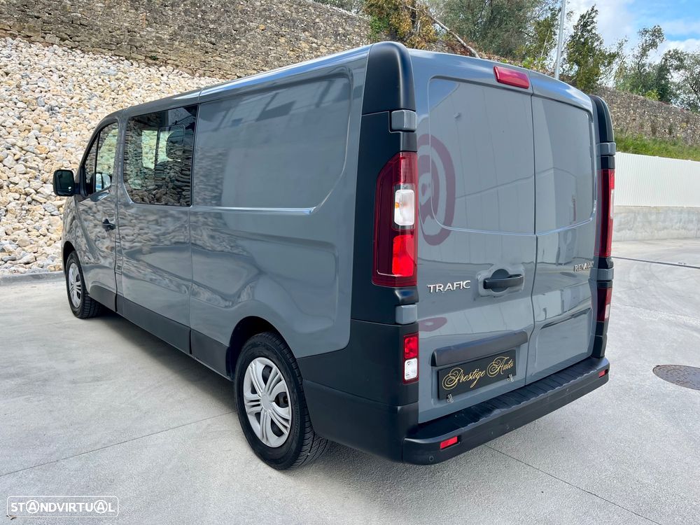 Renault Trafic 1.6 DCI Cabine dupla 6 lugares versão longa - 17