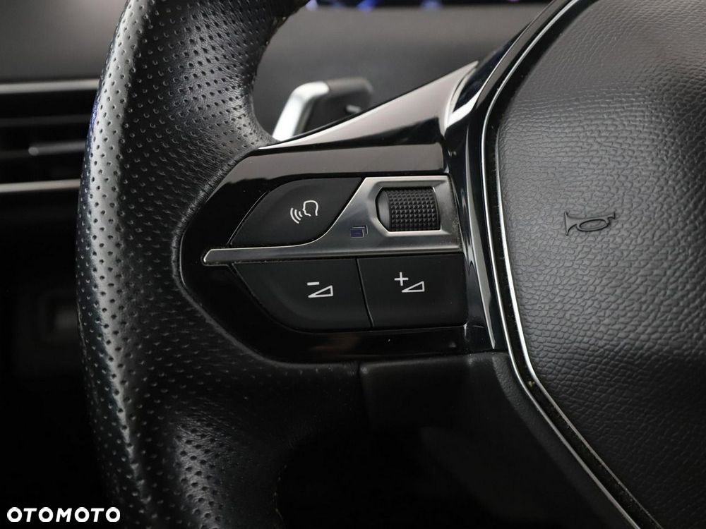 Peugeot 3008 1.6 PureTech GPF GT Line S&S EAT8 - 32