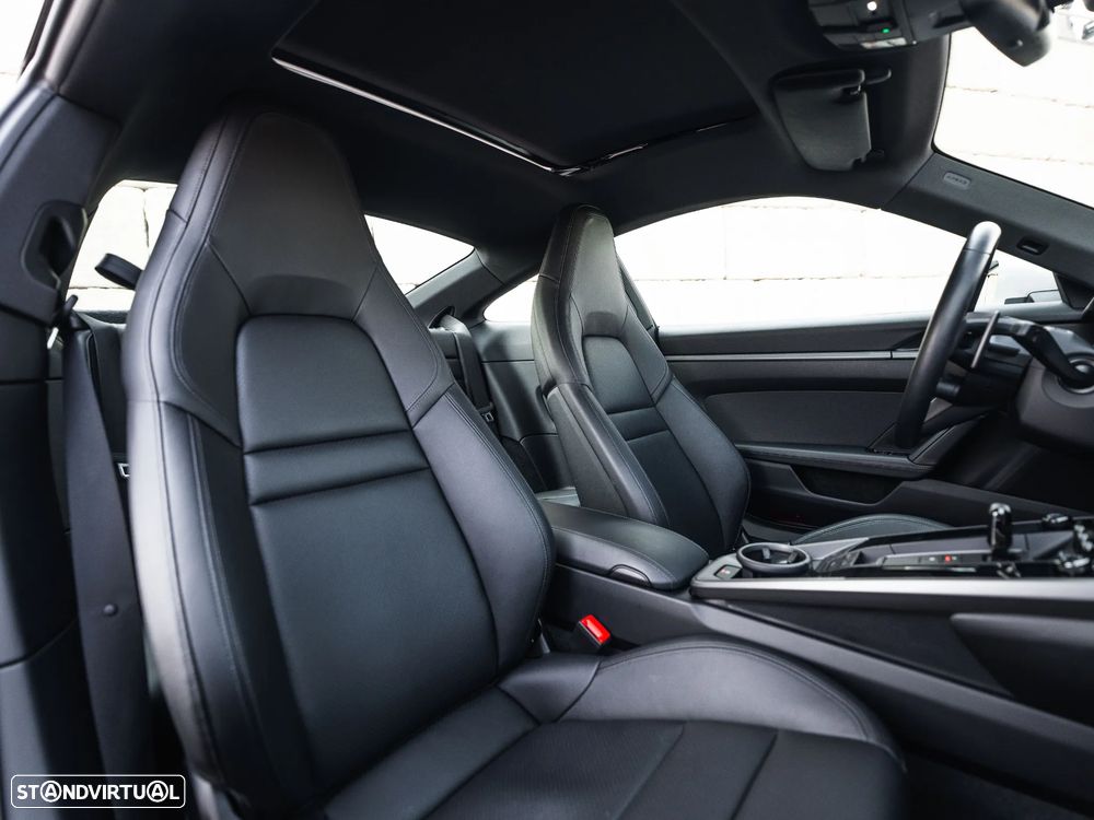 Porsche 911 (992) Carrera - 22
