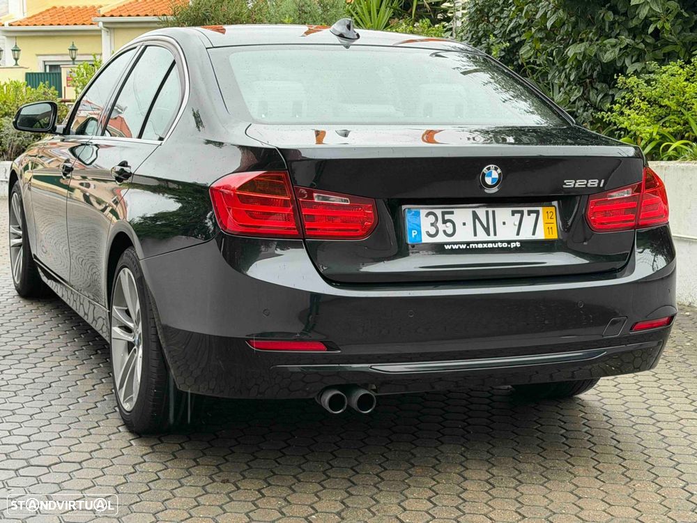 BMW 328 i Auto Line Sport - 26