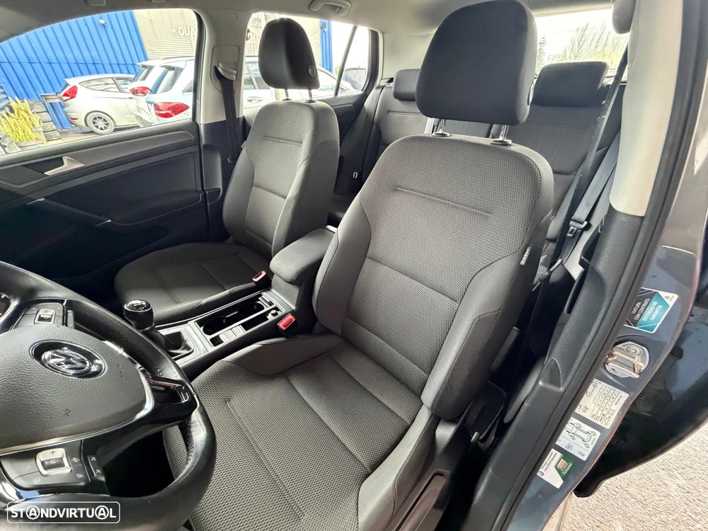 VW Golf 1.6 TDI Confortline - 16