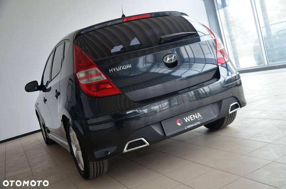 Hyundai i30 1.6 CRDi FIFA WM Edition - 10