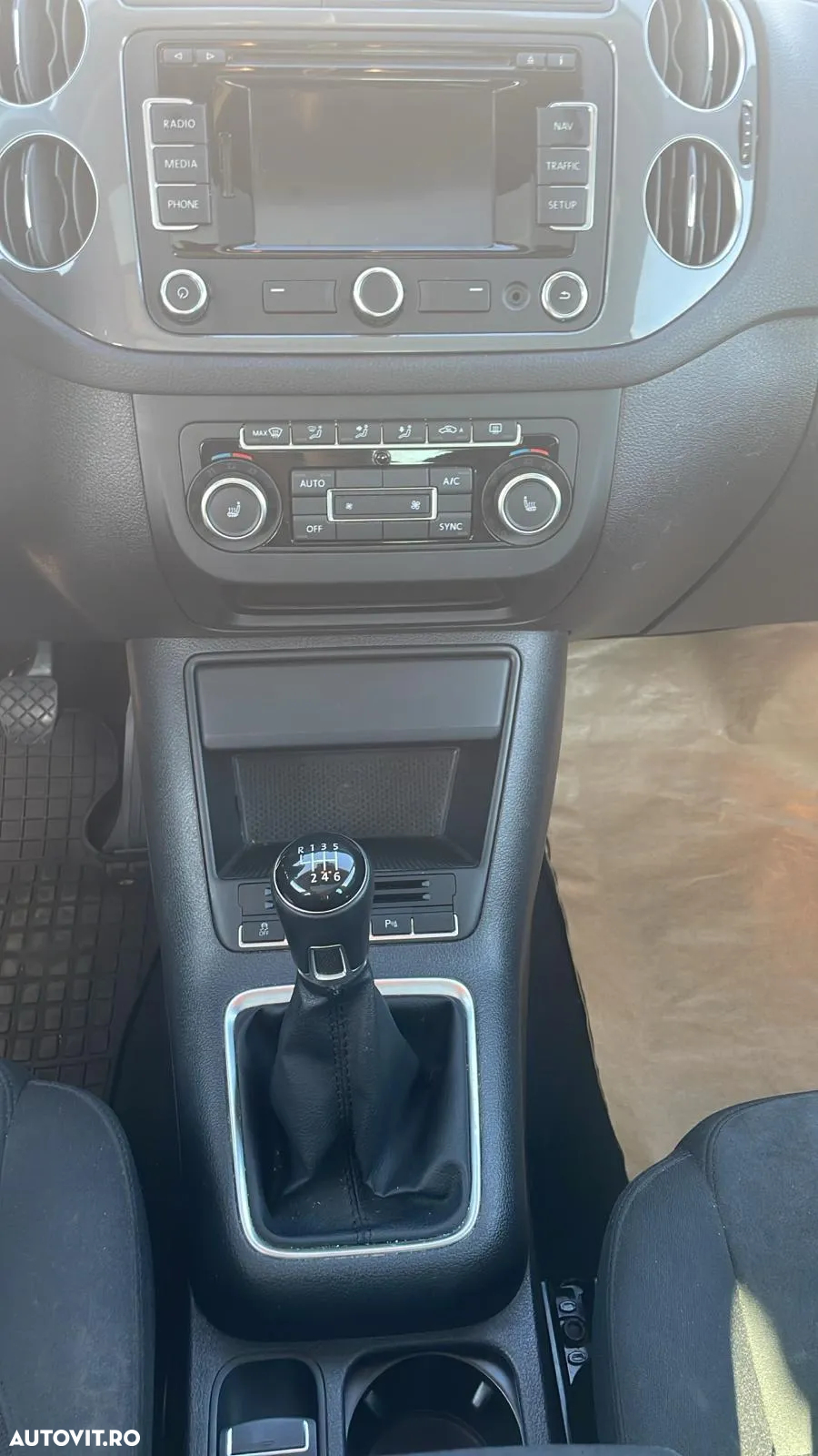 Volkswagen Tiguan - 11