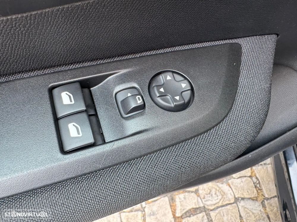 Peugeot e-208 Active Pack - 31