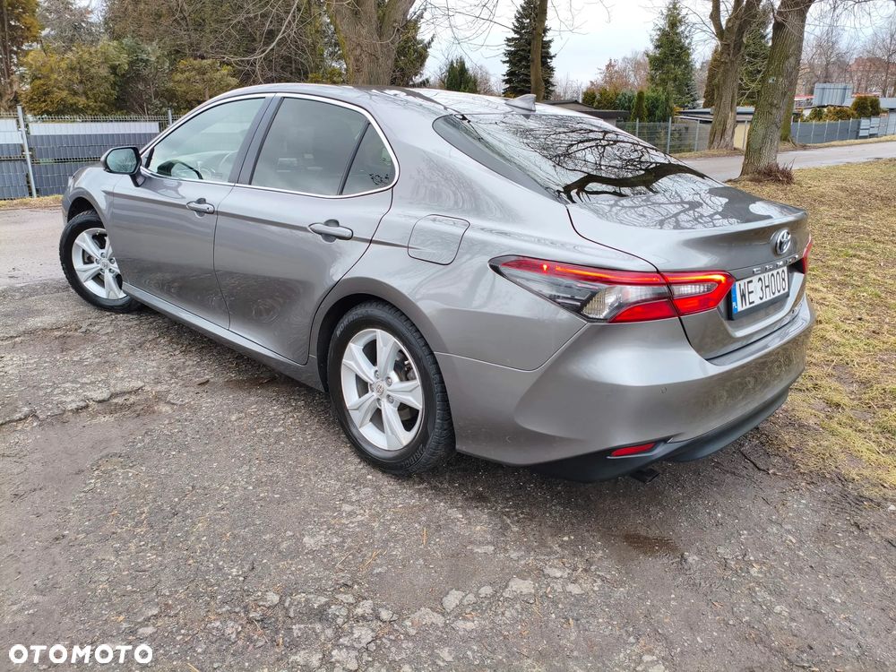 Toyota Camry 2.5 Hybrid Comfort CVT - 2