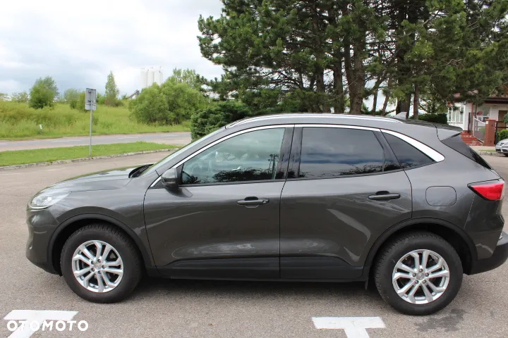 Ford Kuga 1.5 EcoBoost TITANIUM - 3