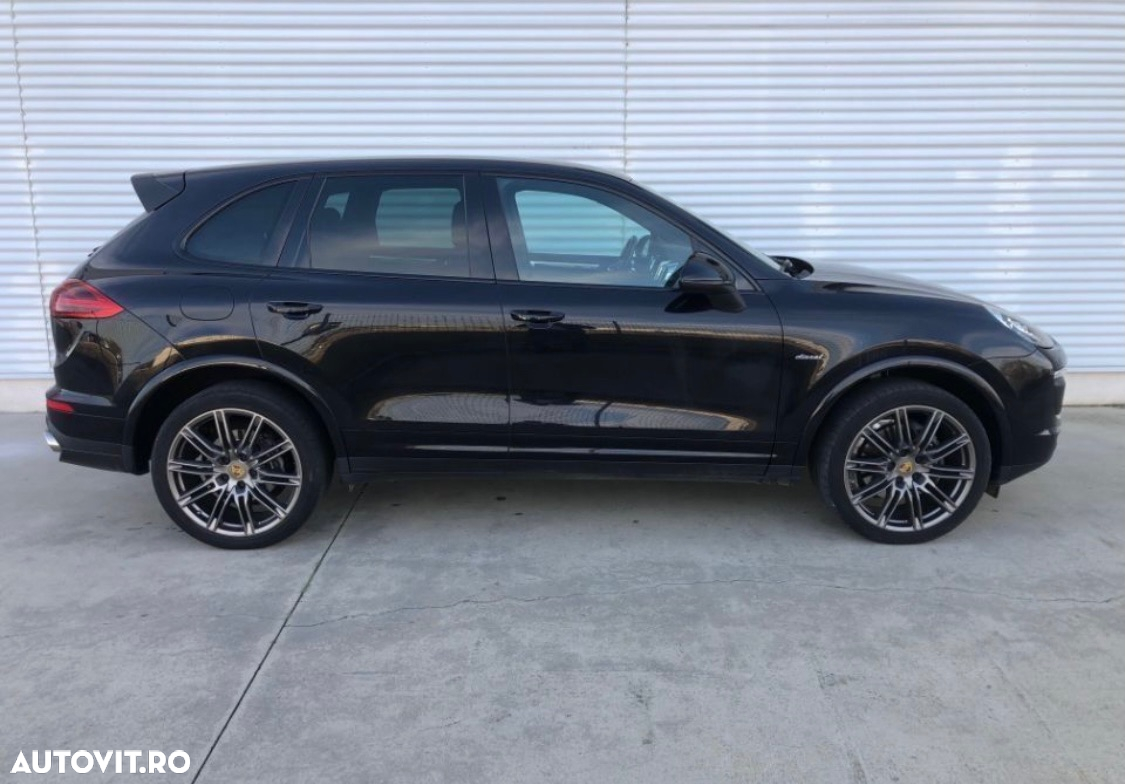 Porsche Cayenne 3.0 L - 3