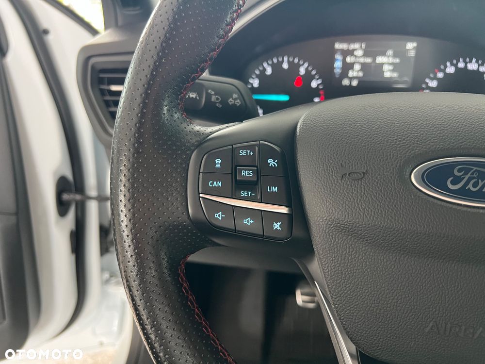 Ford Focus 1.0 EcoBoost mHEV ST-Line - 24