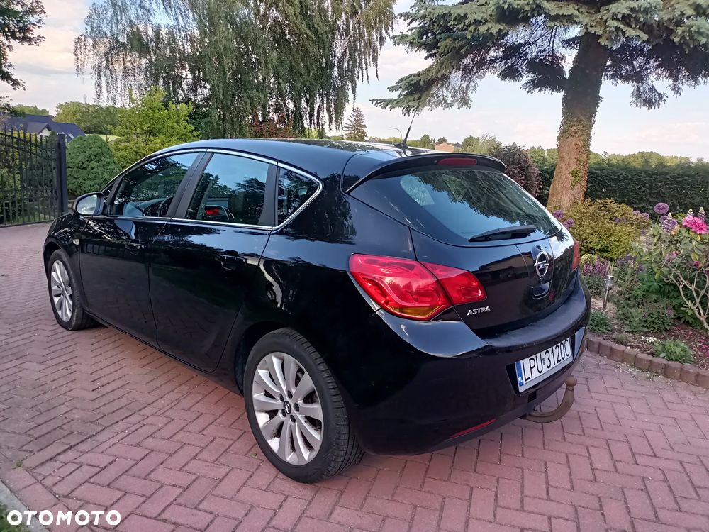 Opel Astra 1.6 Design Edition - 9