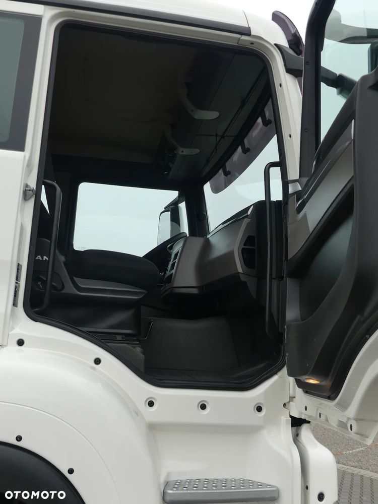 MAN TGS 41.470 / 8x8 / WYWROTKA KH-KIPPER / MANUAL / NISKI PRZEBIEG / - 26