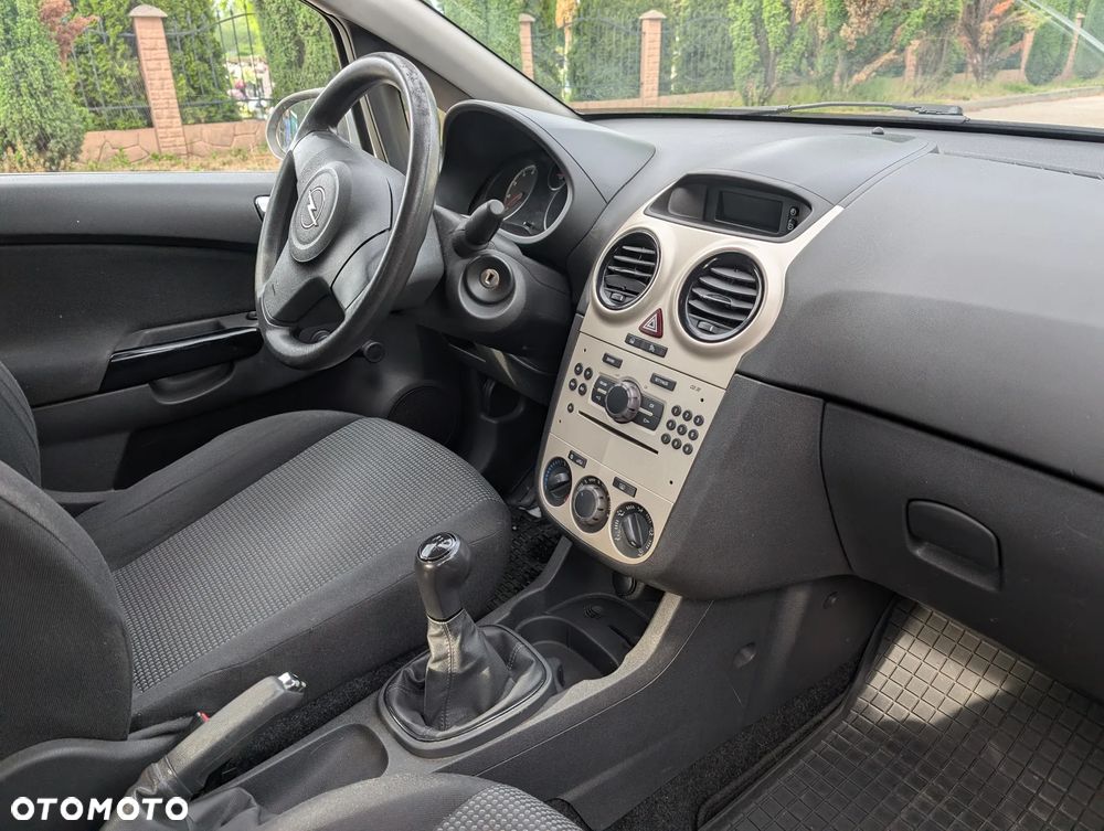Opel Corsa 1.0 12V Essentia - 4