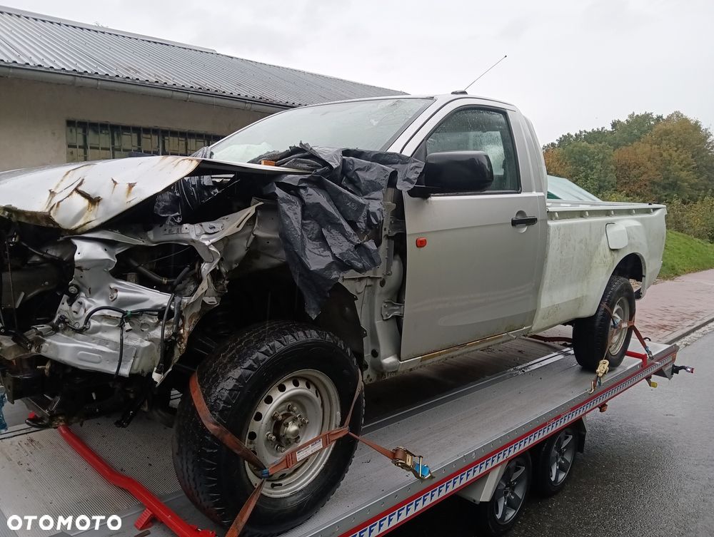 Isuzu D-Max 2015 photo 3