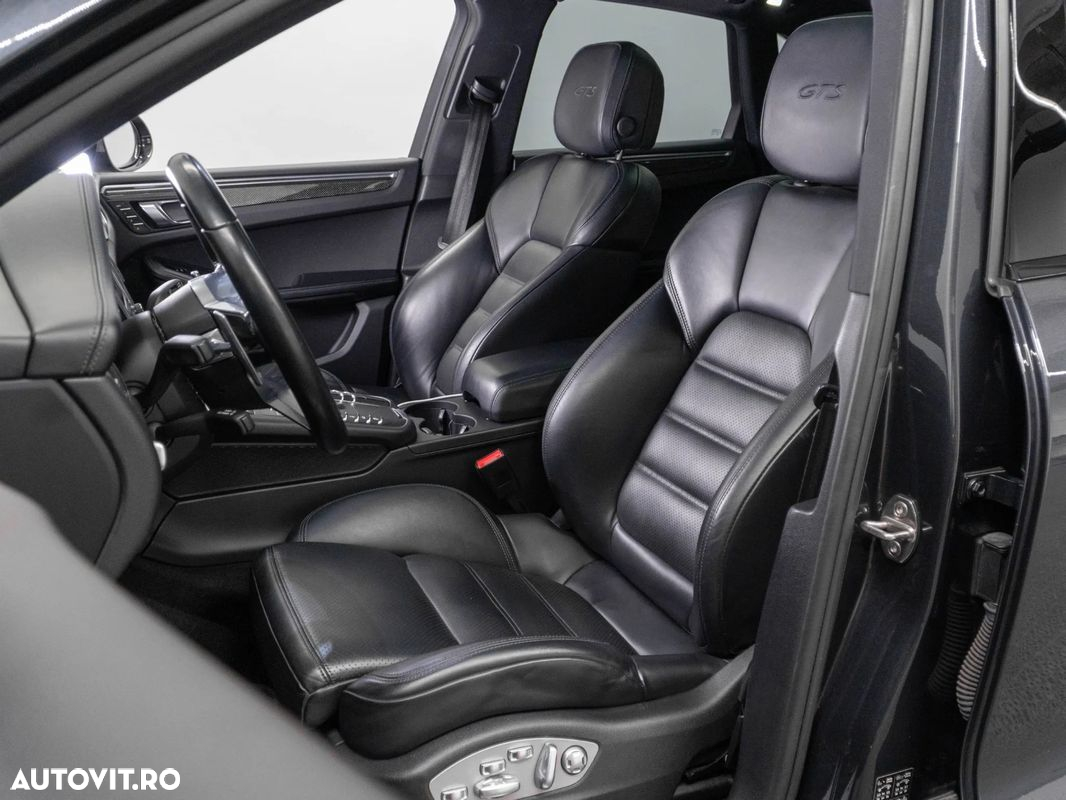 Porsche Macan - 28