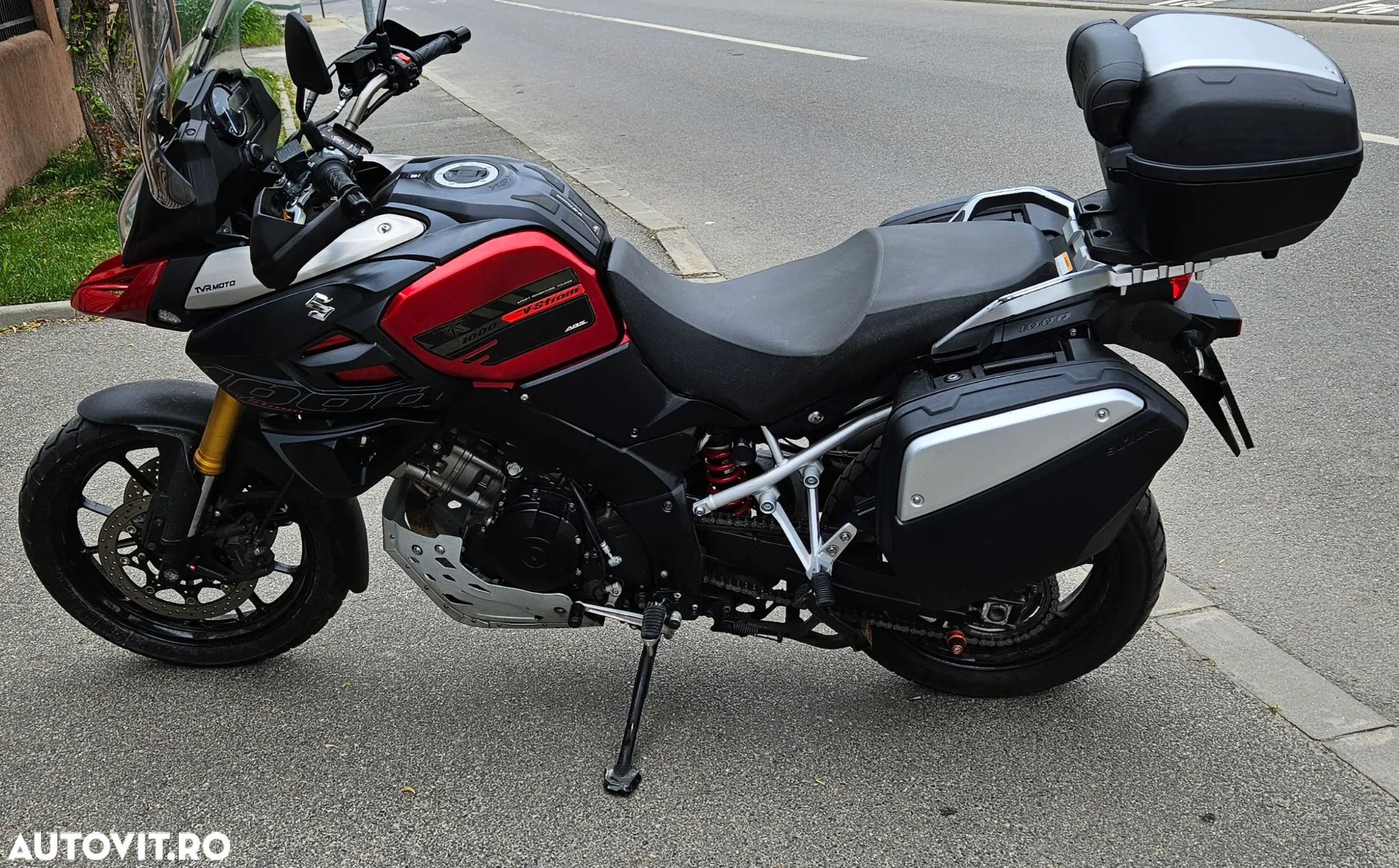 Suzuki DL 1000 V-Strom Grand Touring - 3
