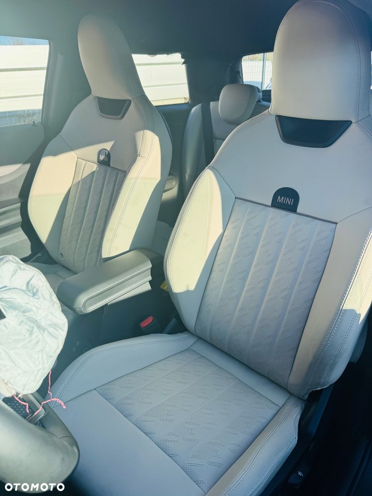 MINI Cooper C Essential Trim - 8
