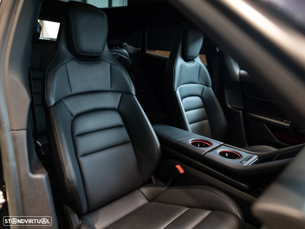 Porsche Taycan Sport Turismo - 44