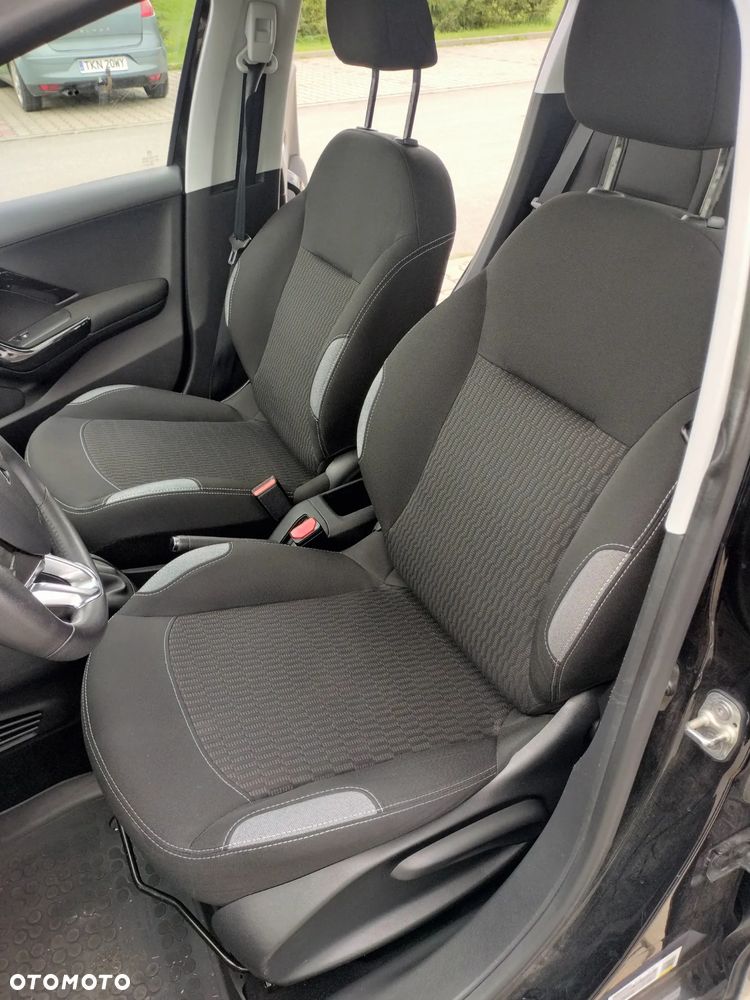 Peugeot 208 1.2 PureTech Active - 5