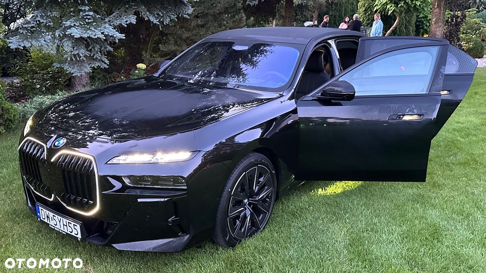 BMW Seria 7 - 32
