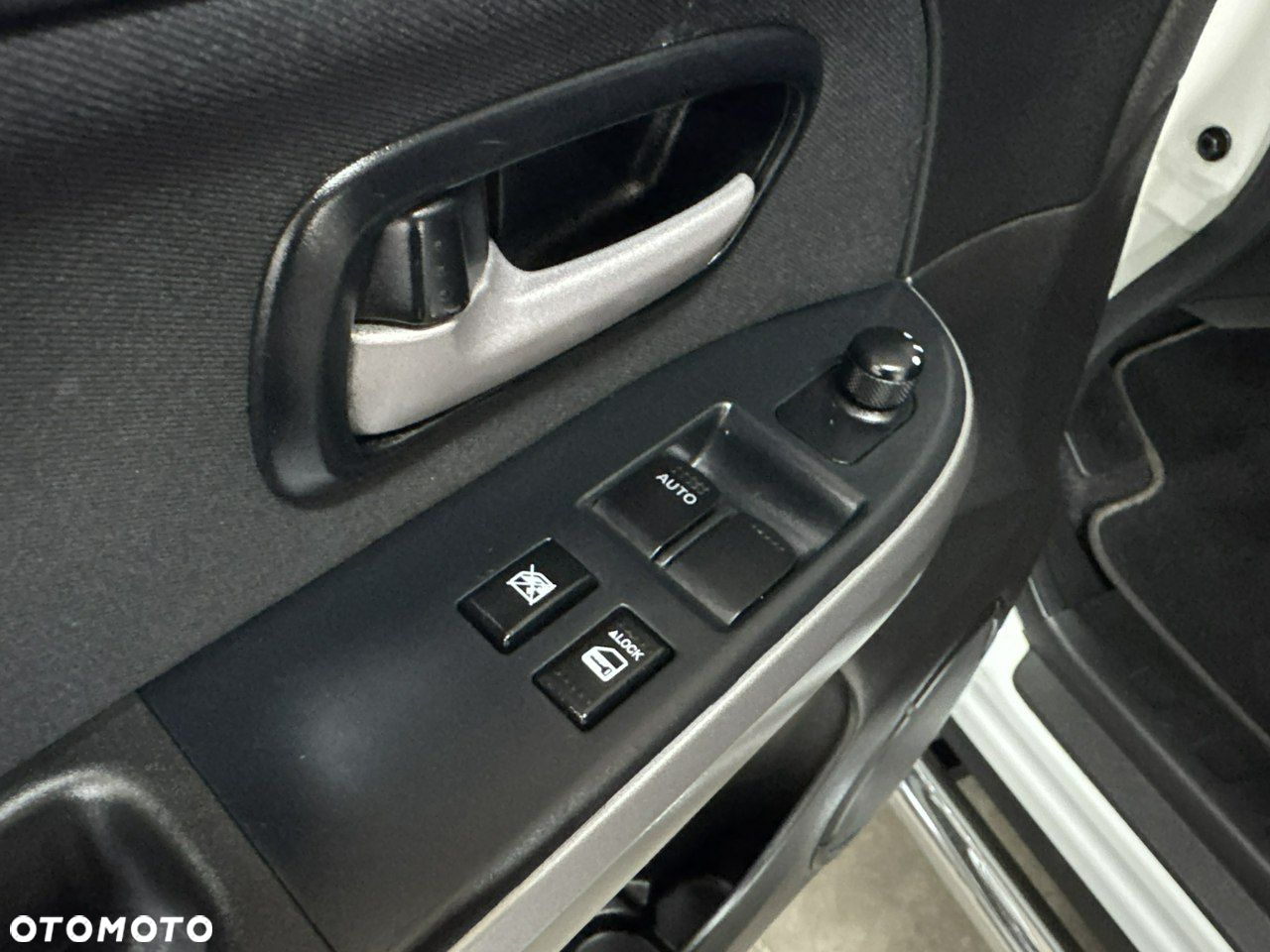 Suzuki Grand Vitara 2.4 Premium - 28